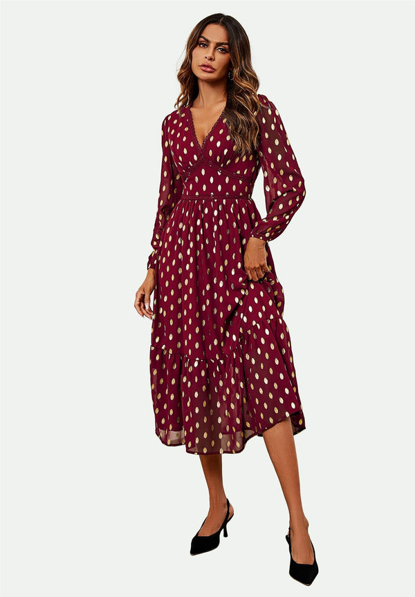 Weinrotes Maxikleid mit Spitzenbesatz und langen Ärmeln