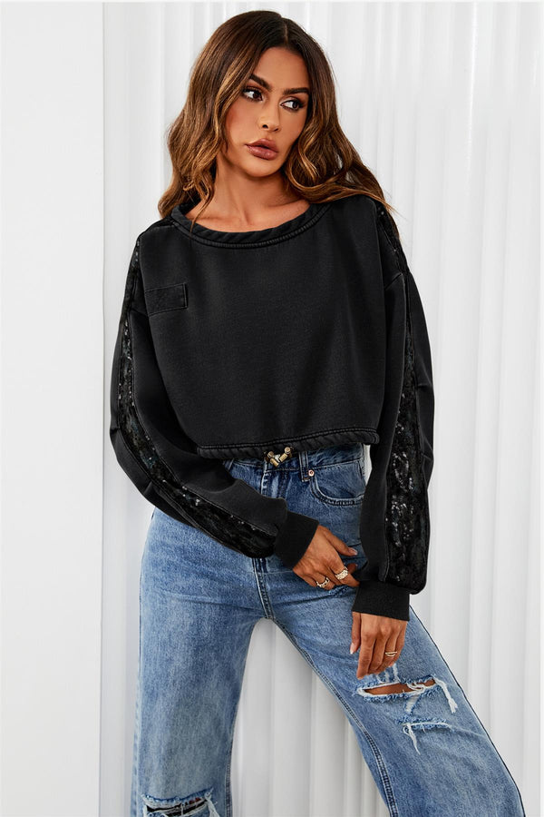 Oversize-Sweatshirt mit kurzem Schnitt und Paillettendetail in Schwarz 